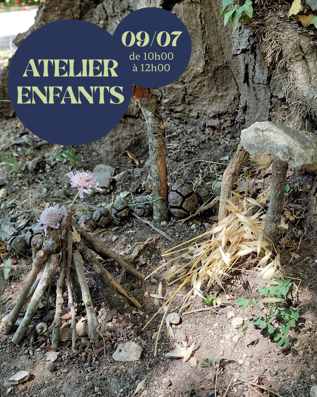 Visuel de l'atelier village des insectes. On peut voir des branches entassées de manière à former des cabanes miniatures pour insectes.